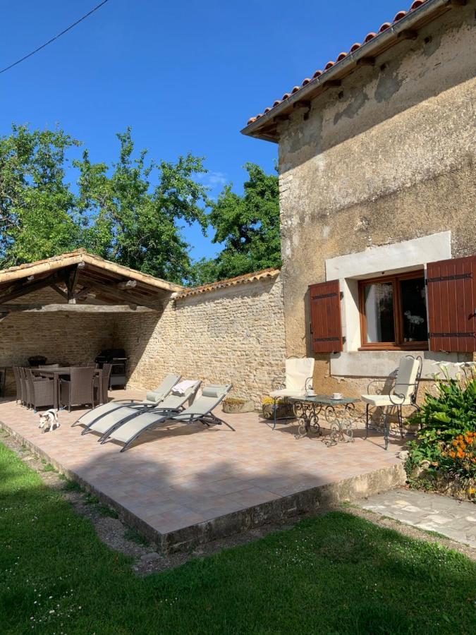 Le Petit Manoir Bed & Breakfast Brux Exterior photo