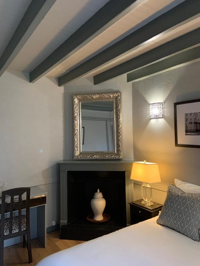 Le Petit Manoir Bed & Breakfast Brux Exterior photo