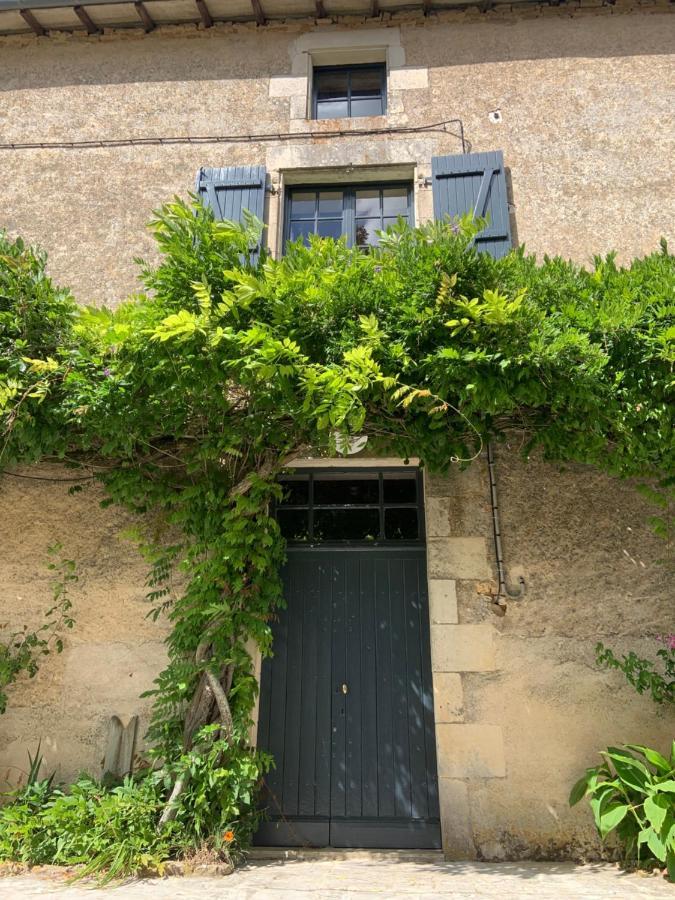 Le Petit Manoir Bed & Breakfast Brux Exterior photo