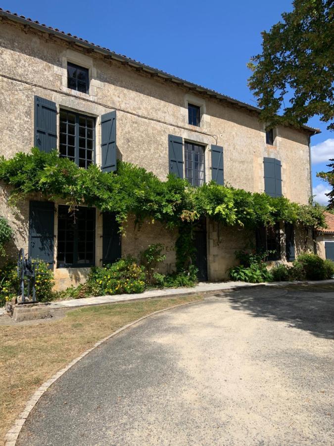 Le Petit Manoir Bed & Breakfast Brux Exterior photo