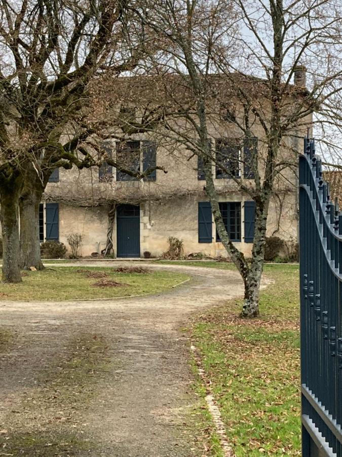 Le Petit Manoir Bed & Breakfast Brux Exterior photo